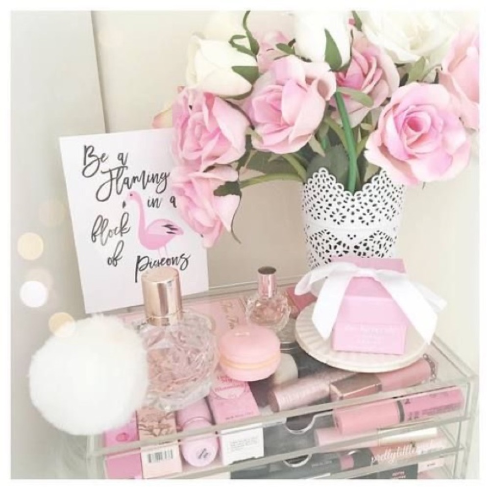 GIRLY GIRL MYSTERY BOX - Picture 9 of 14